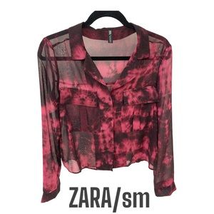 Blk and pinkish …two front pockets , sheer might want to wear cami.